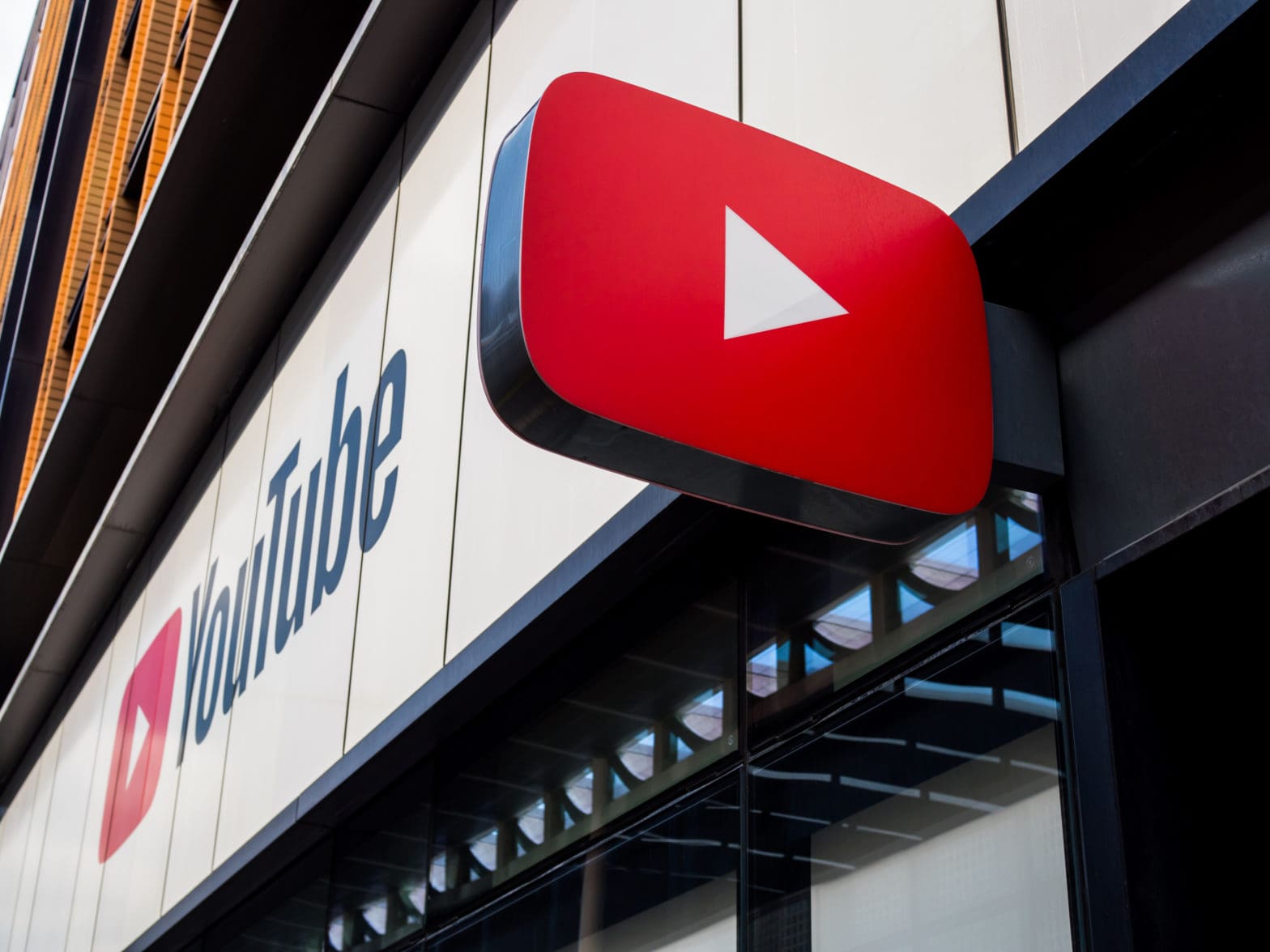 Why YouTube Creators Need to Disclose Sponsored Content